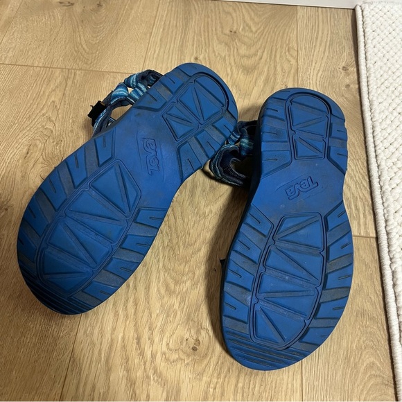 Teva Original Universal Sandals Blue Wave Pattern Women’s Size 8 Men’s Size 6 - Picture 5 of 8